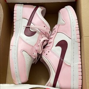 Nike Kid’s Dunk Low sneakers